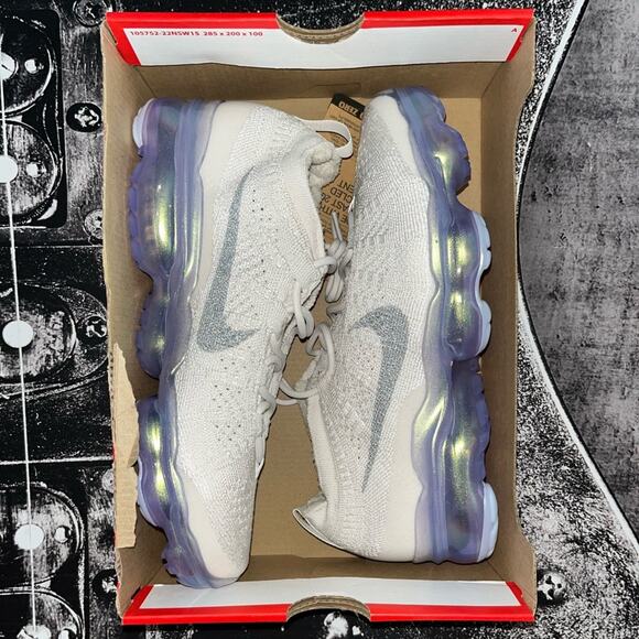 Athletic_Shoes